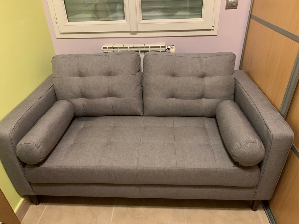 Canap&eacute; 2 places gris clair- 148 cm longueur et 80 cm largeur Meubles