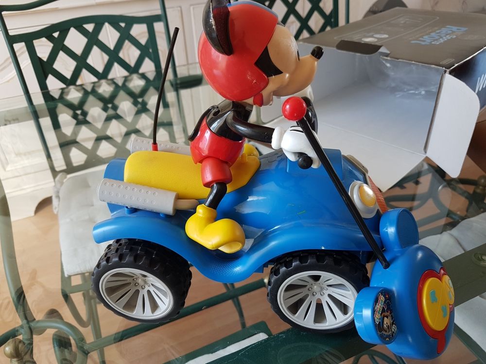 Voiture radio commander Mickey Jeux / jouets