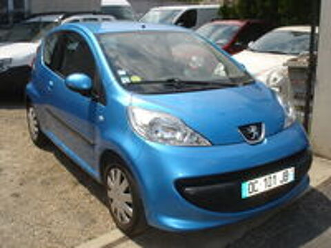 107 1.0e 12V 68ch BLUE LION Trendy 2008 occasion 78800 Houilles