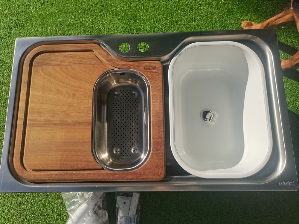 &Eacute;vier Franke neuf avec tous ses accessoires. Cuisine