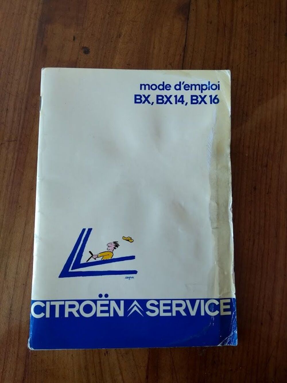 NOTICE D'EMPLOI ET D'ENTRETIEN DE LA 2 CV. et de l' AMI 8
Livres et BD