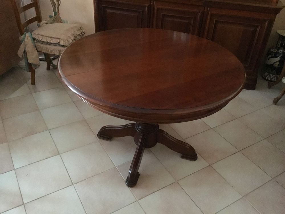 S&eacute;jour Biblioth&egrave;que table ronde et enfilade Louis Philippe Meubles