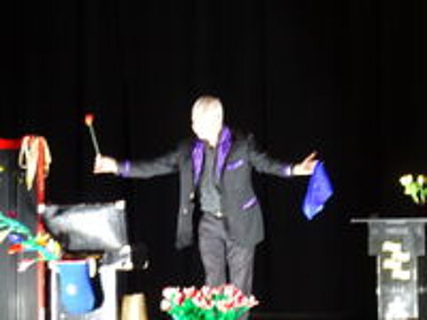   Spectacle MAGICIEN 