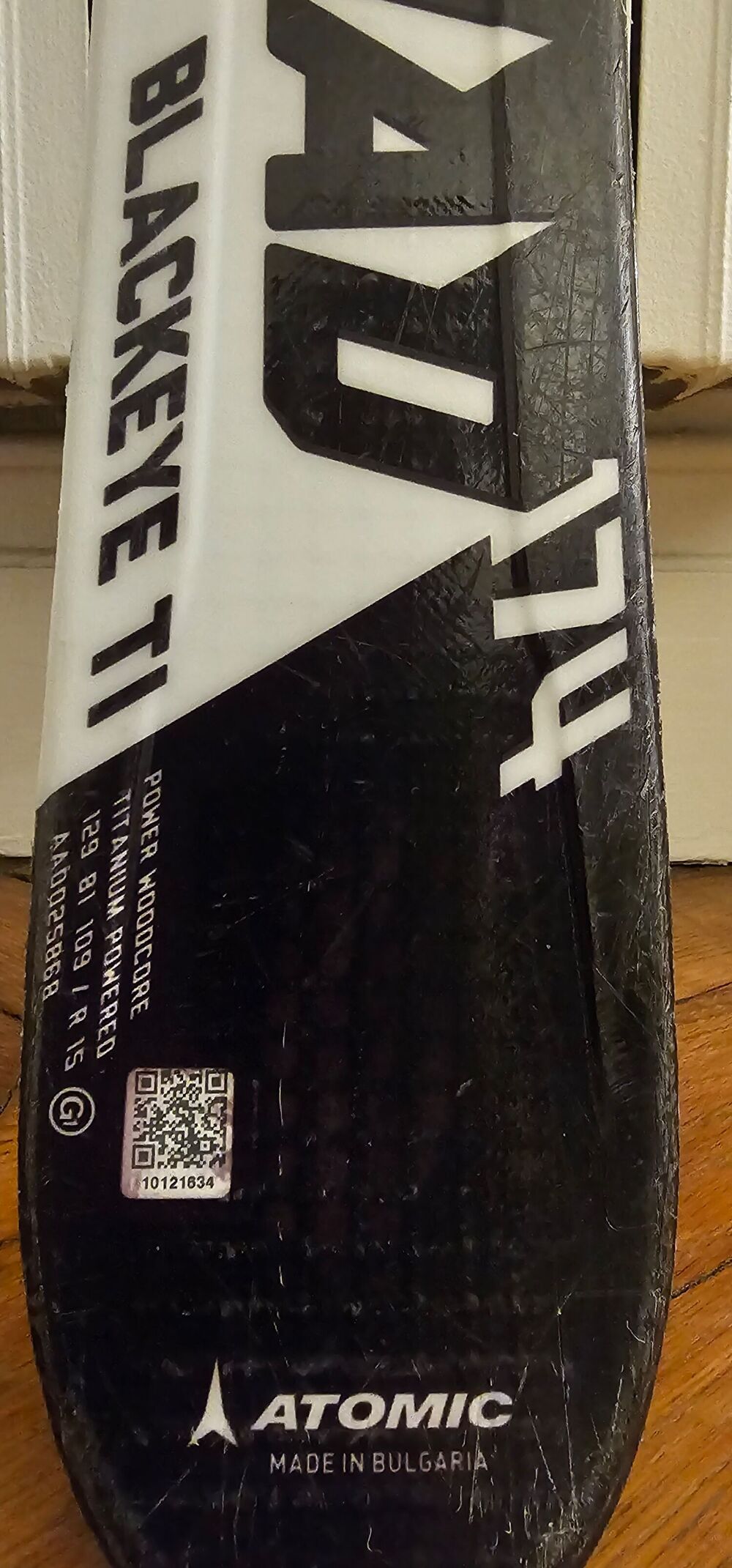Adult Skis almost new for sale with adults brackets included Sports