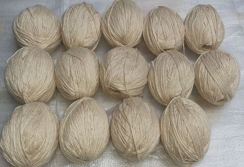 14 boules de coton de 50 grs
pas d'envoi 12 Neuville-en-Ferrain (59)