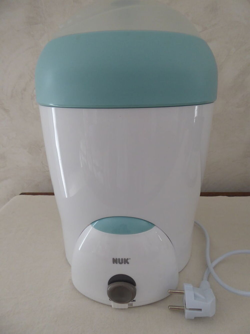 St&eacute;rilisateur biberons &agrave; vapeur, &eacute;lectrique. Puriculture