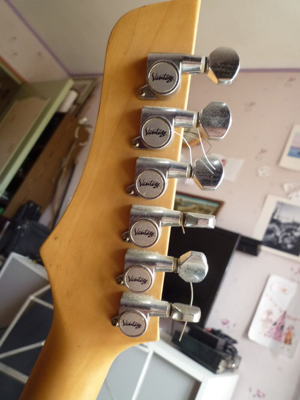Guitare electrique enchanteresse Instruments de musique