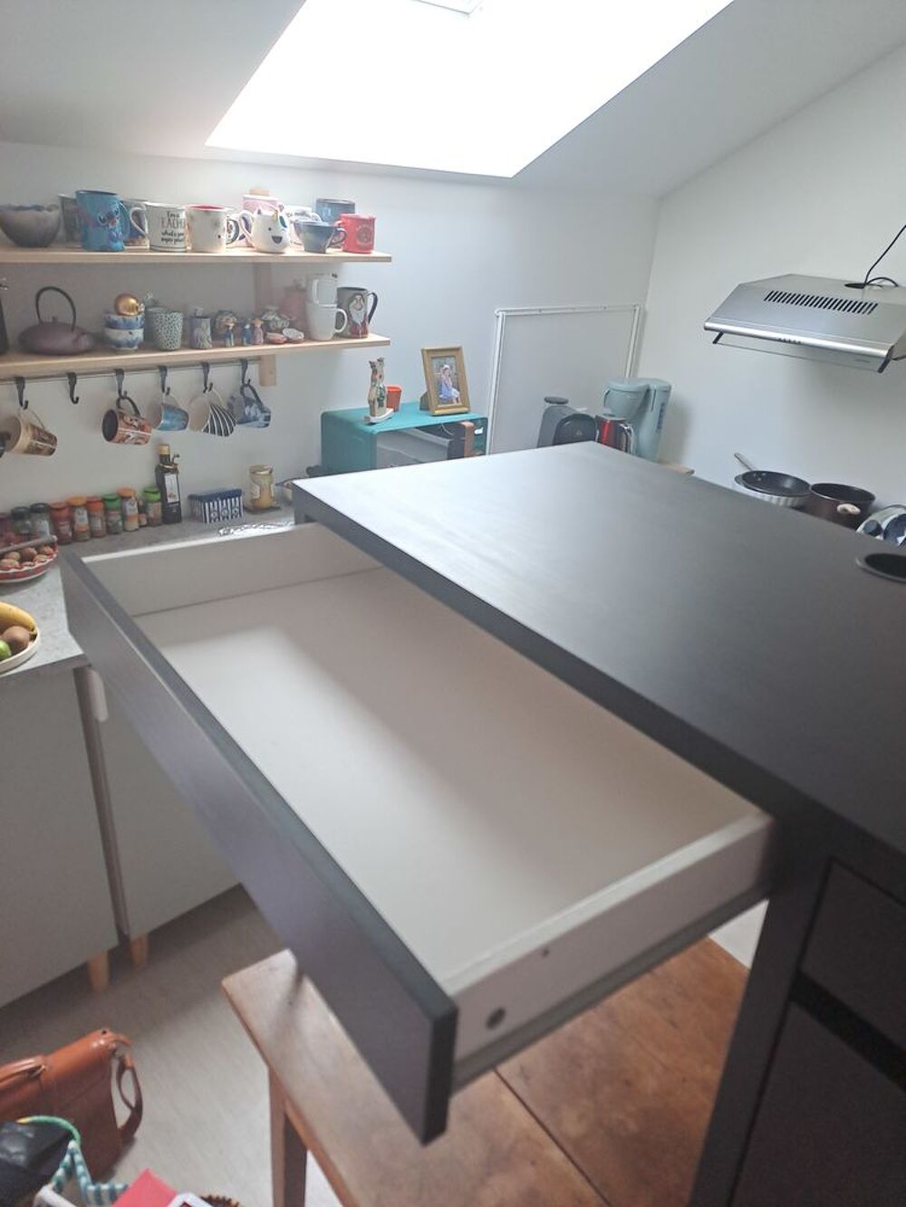 Bureau Micke Ikea 75x50x105cm -50% Meubles