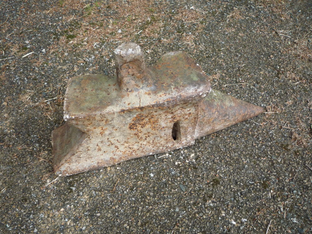 Enclume de mar&eacute;chal ferrant tr&egrave;s ancienne
