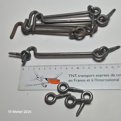 Lot de 5 crochets loquets très anciens pour volets, porte, e 15 Saumur (49)