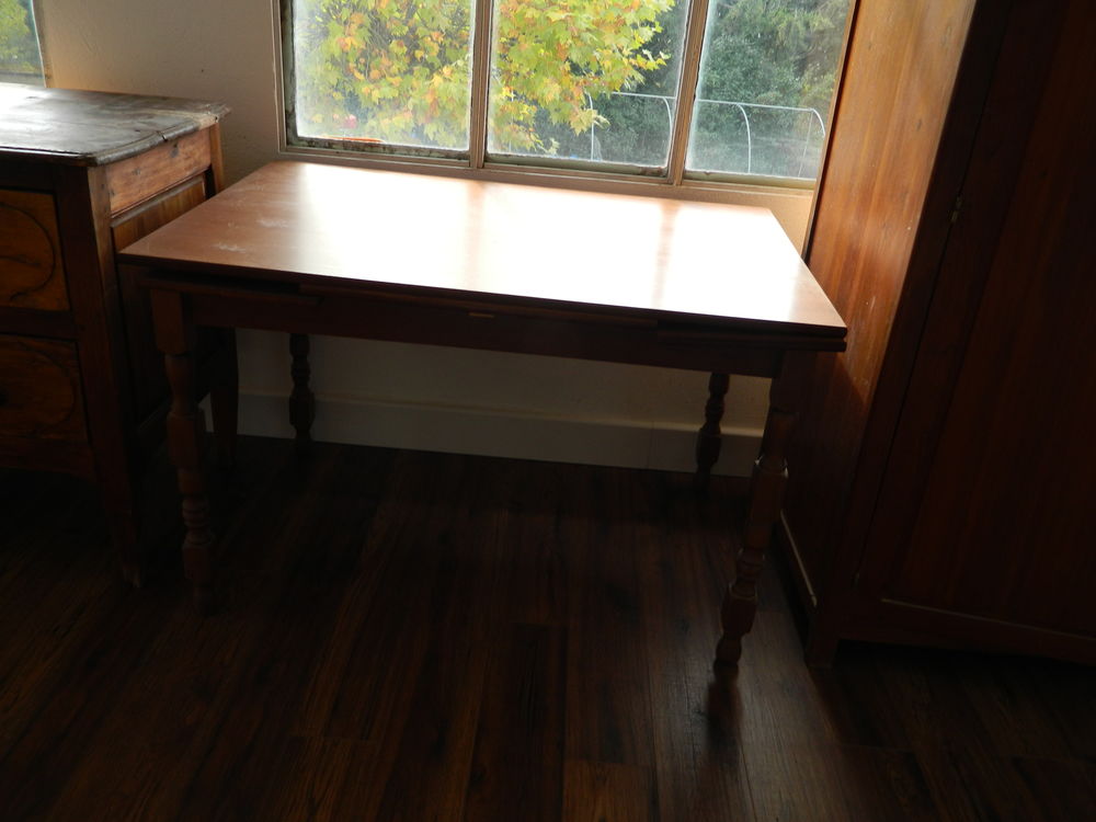 TABLE BOIS ET DEUX RALLONGES Meubles
