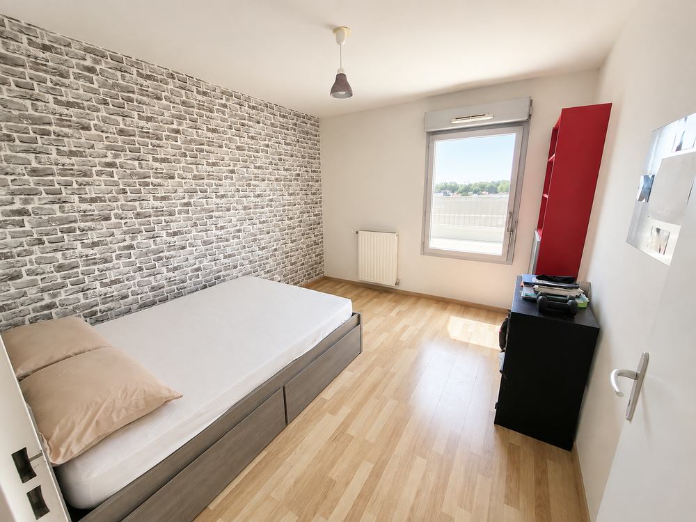 Vente Appartement T2 dernier étage avec terrasse et garage fermé, Tram T9 & C3 Vaulx-en-velin