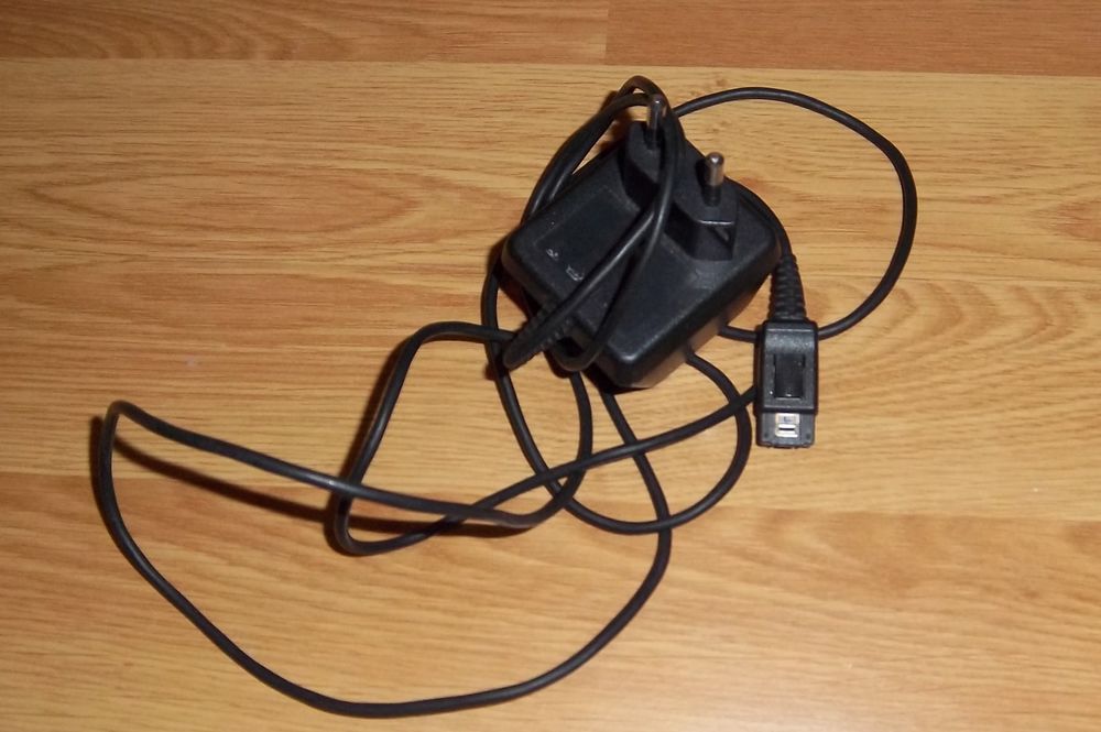 Chargeur siemens ref: C39280-Z4-C301-2 Téléphones et tablettes