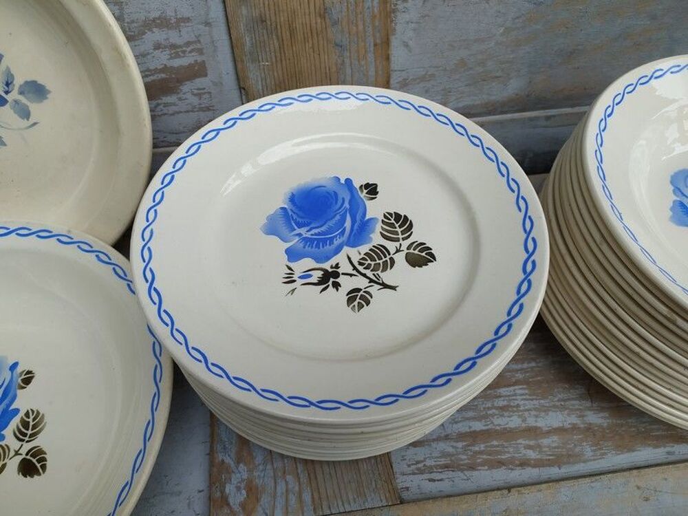 Vaisselle Assiettes Fa&iuml;ence Badonviller Digoin Rose Bleue
Décoration