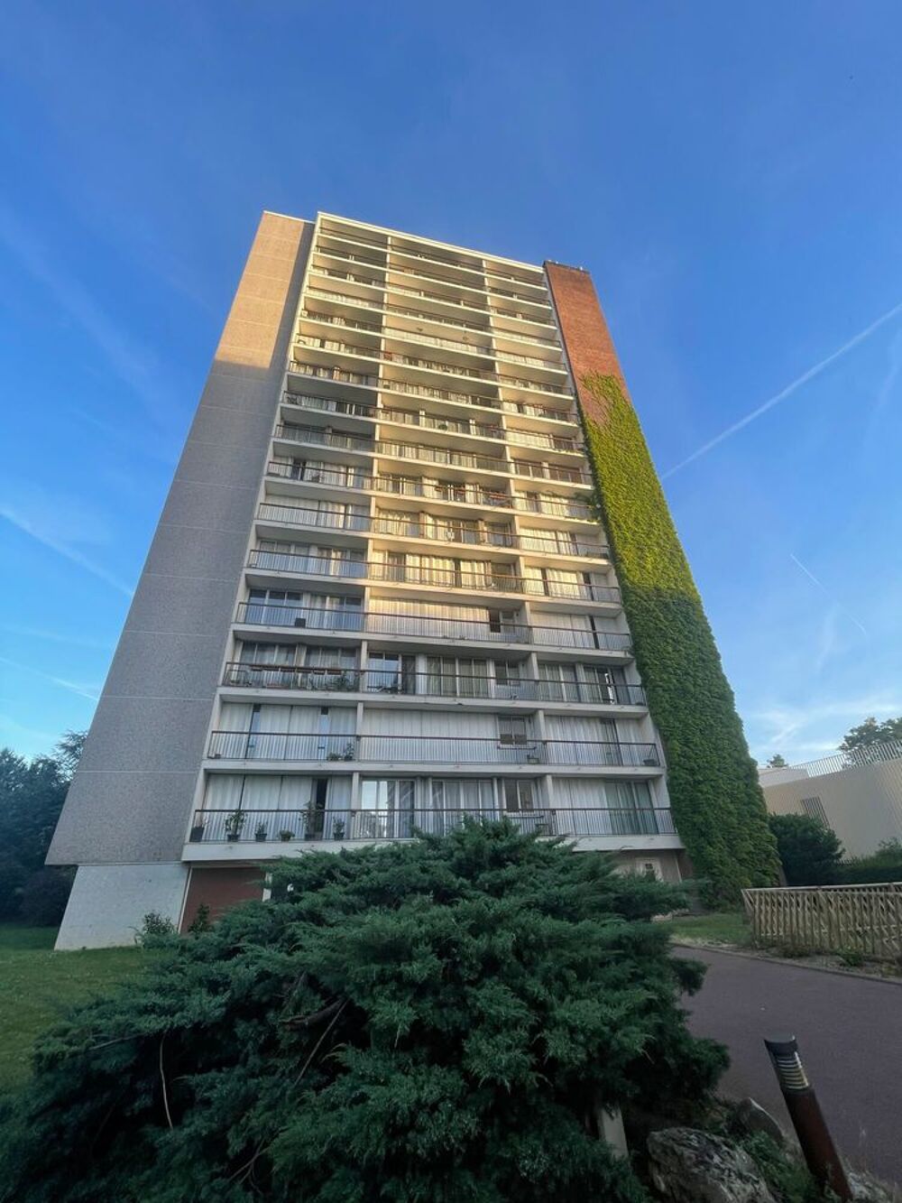 Vente Appartement T4 Lumineux (86m²) 10° étage - Résidence ALLÉE BERLIOZ Villejuif