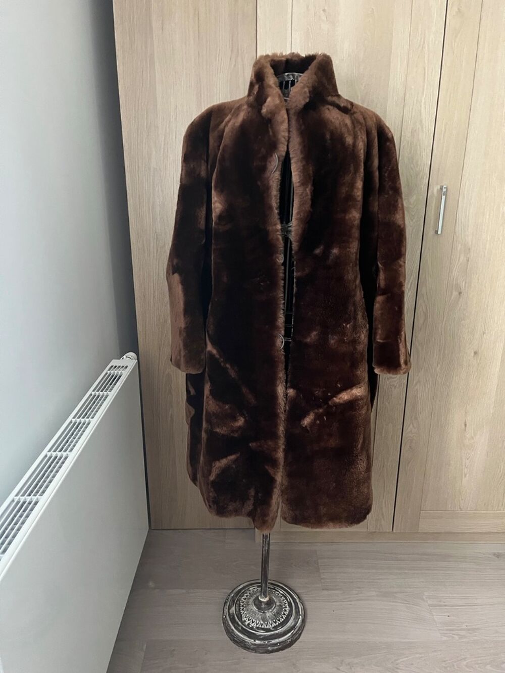 Manteau Long en Fourrure naturelle Marron Vêtements