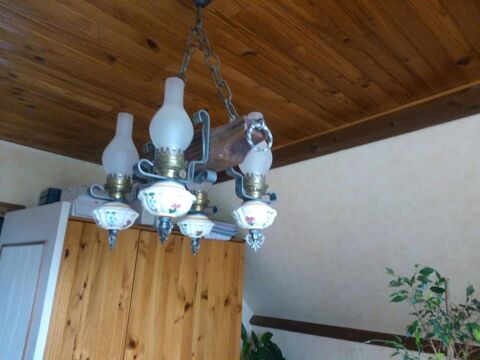 2 LUSTRES BON ETAT 30 Levainville (28)