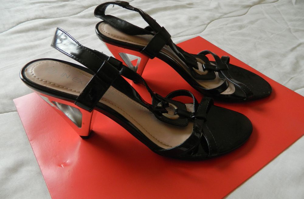 Sandales noires &agrave; talon marque In Extenso taille 37 Chaussures