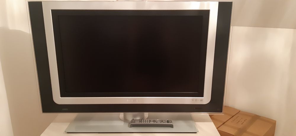 TV LCD PHILIPS AMBILIGHT 81CM Photos/Video/TV