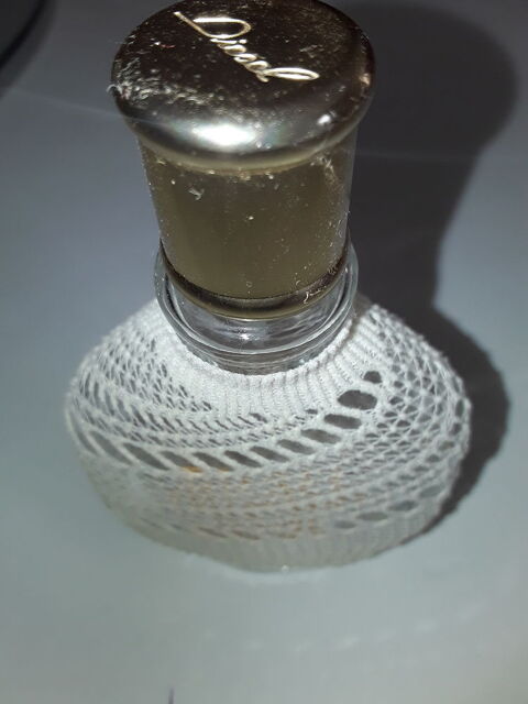 Bouteille de parfum vide de collection 10 Saint-Bris-le-Vineux (89)