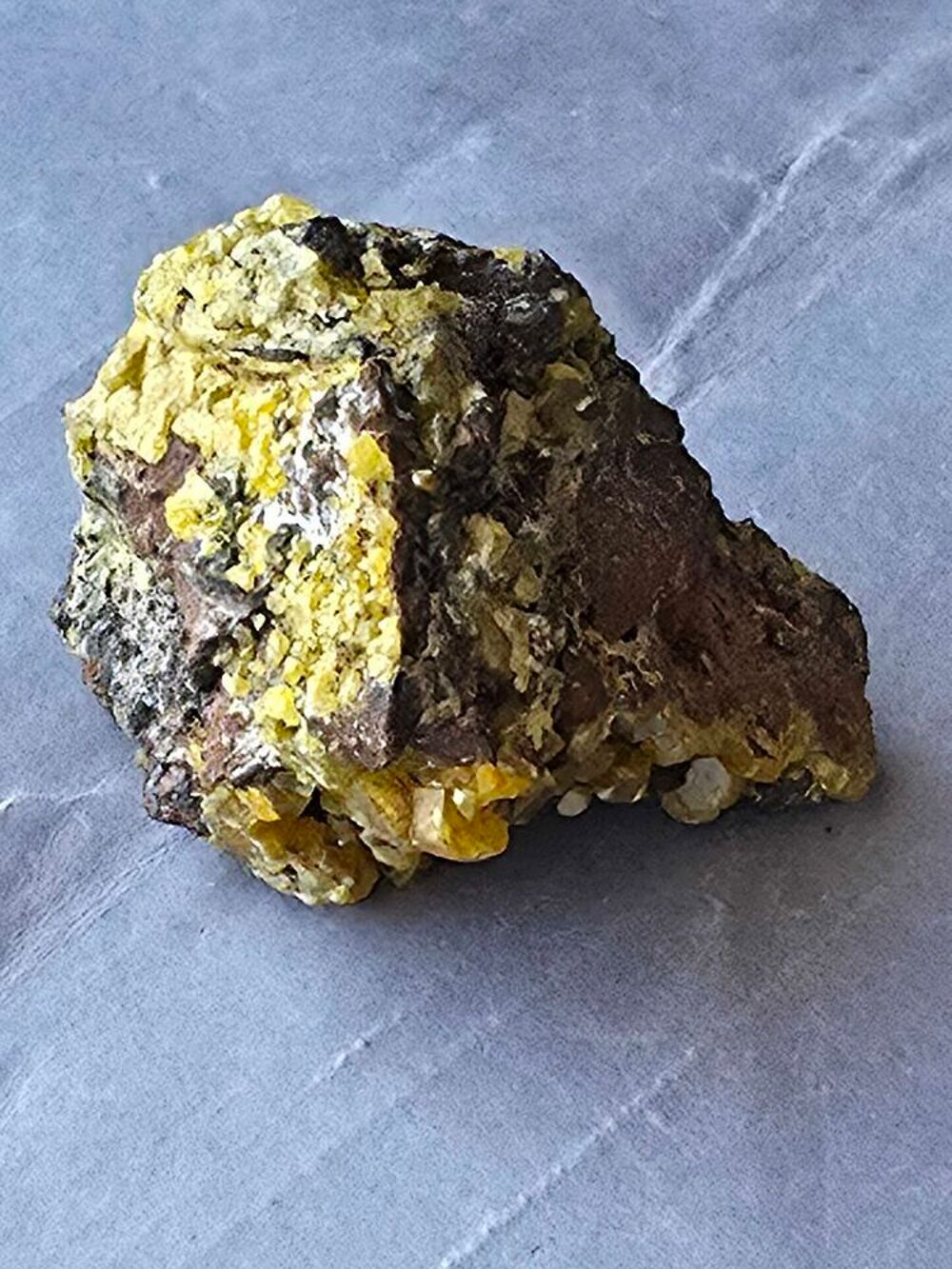 Min&eacute;ral Pyromorphite Jaune Cristallis&eacute;e 26g RDC-Sp&eacute;cimen de Collection 