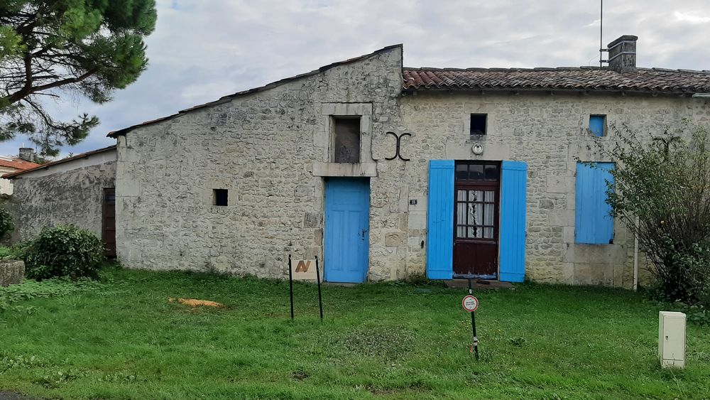 Vente Maison maison en pierre de saintonge , à la campagne . Mosnac