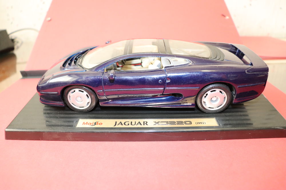 Jaguar XJ 220 Maisto 