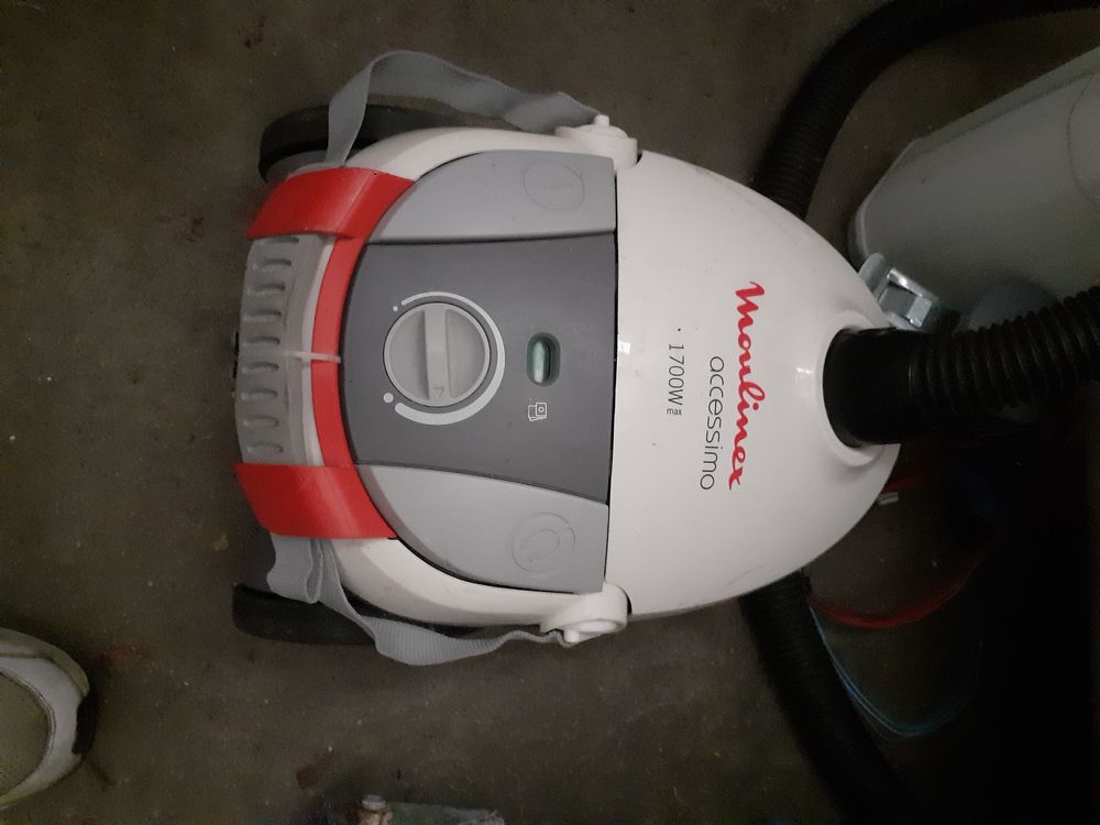 Bjr aspirateur moulinex en tr&egrave;s bon etat Electroménager