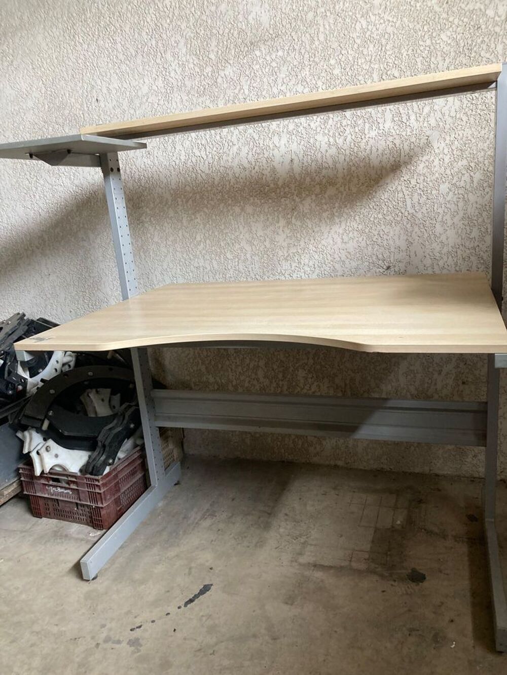 grand bureau hauteur ajustable
Plateau fr&ecirc;ne pied Gris Meubles