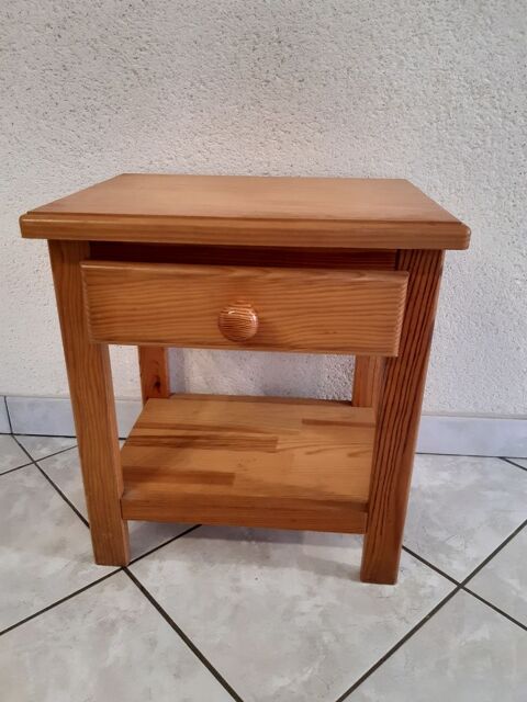 Table de chevet 20 Les Herbiers (85)