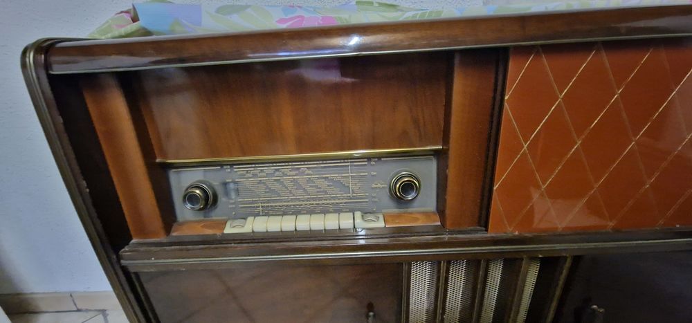 Meuble radio tourne disque CD et vinyles
