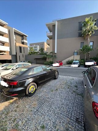  Parking / Garage à louer 12 m²