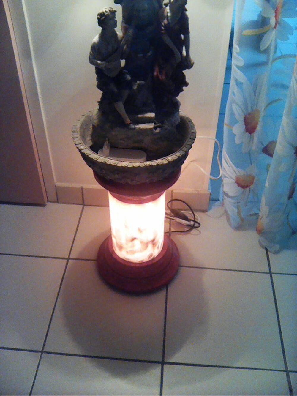 Je me s&eacute;pare d'une tr&egrave;s belle lampe d'ambiance fontaine Décoration
