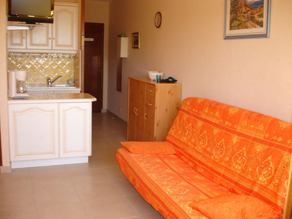   BORMES LES MIMOMAS - LA FAVIERE 300 m de la mer 4 personnes Provence-Alpes-Côte d'Azur, Bormes-les-Mimosas (83230)