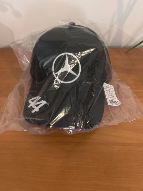 Casquette Hamilton Mercedes noir  neuve 15 Laval (53)
