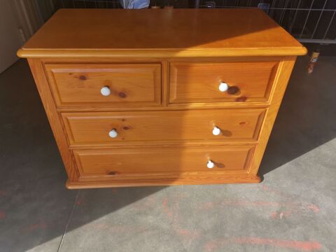 commode basse en pin 200 Angers (49)