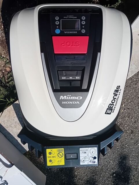 Tondeuse HONDA robotisée Sillans (38)