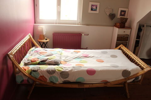 lit en rotin 
180 Ploufragan (22)