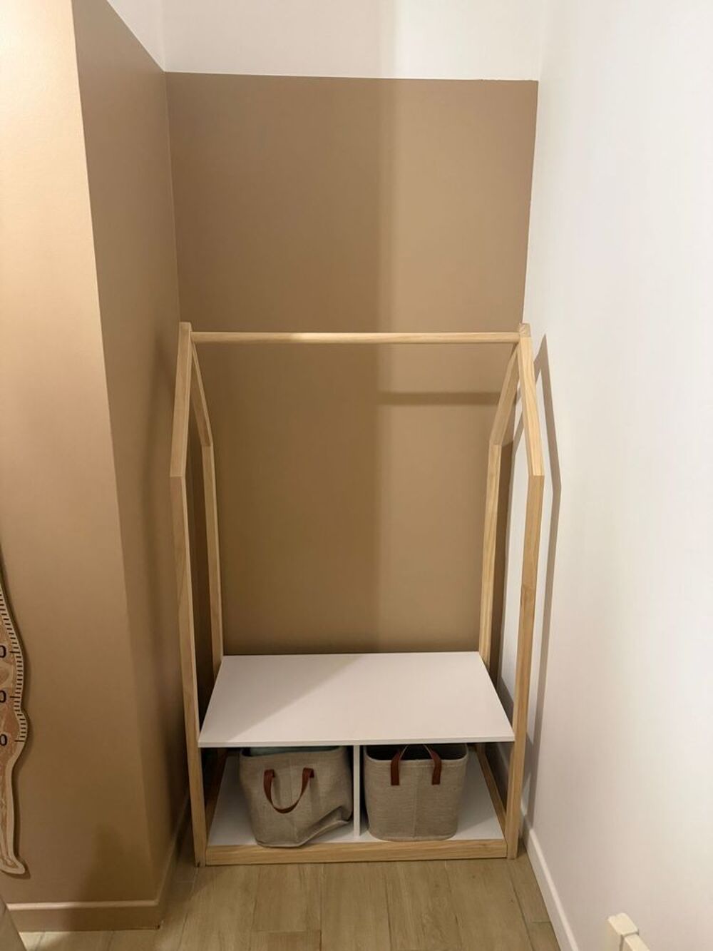 Vestiaire, Portant, penderie en bois pour enfant
Mobilier enfants