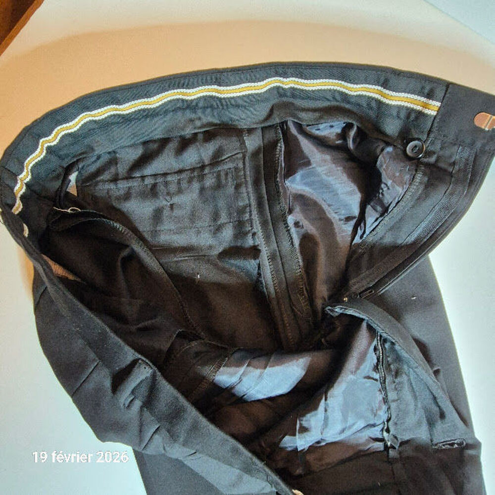 Costume 3 pi&egrave;ces r&eacute;alis&eacute; en Chine par un grand couturier, su Vêtements