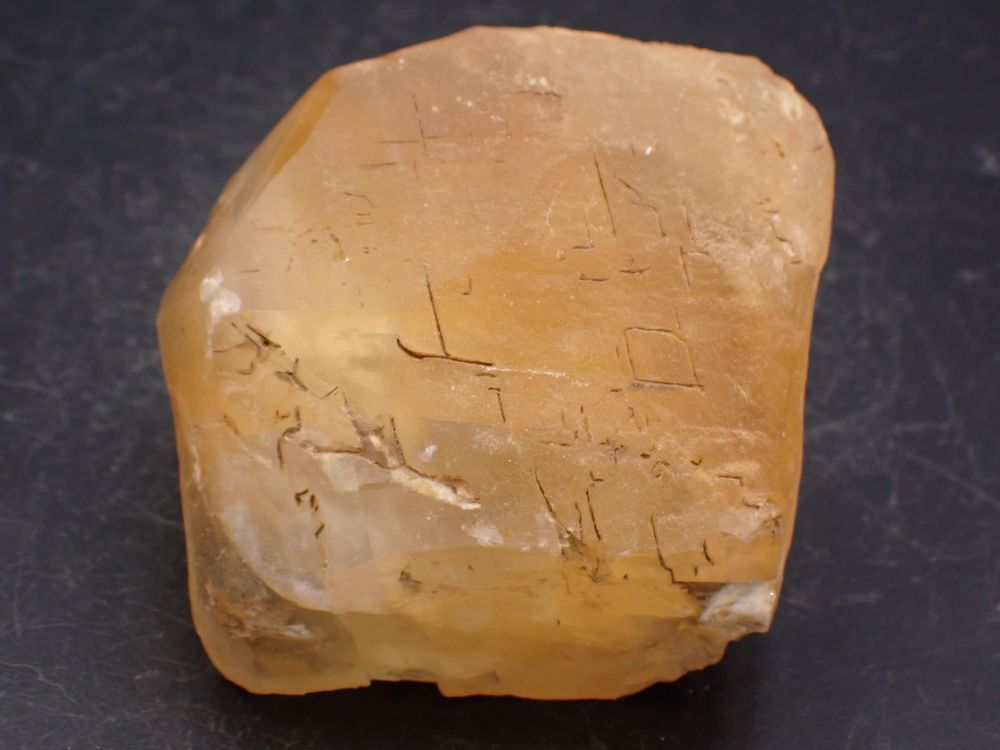 Calcite , Glageon , Nord , France 235gr 65 x 57 x 49 mm 