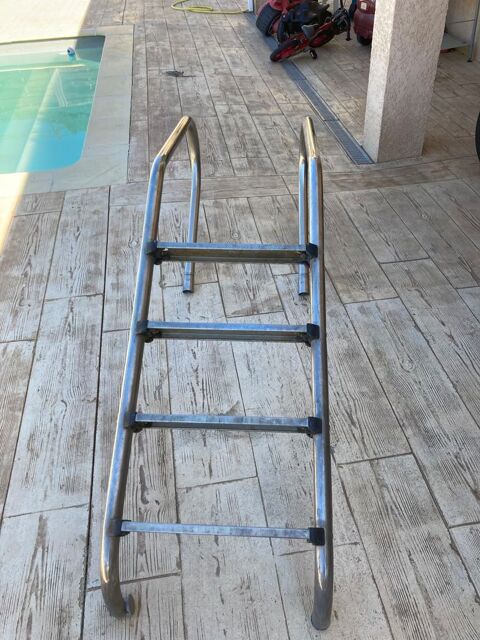 Échelle piscine inox 50 Le Grau-du-Roi (30)