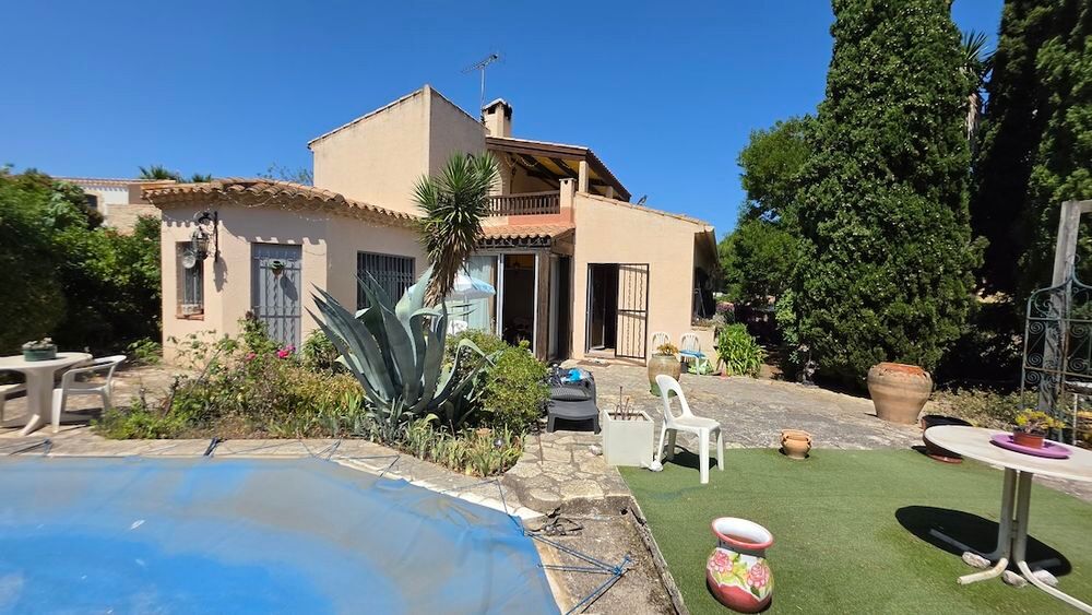 Vente Maison LE CAP D'AGDE- Villa de style rustique 5/6 pièces avec jardin clos garage et piscine. Le cap d agde