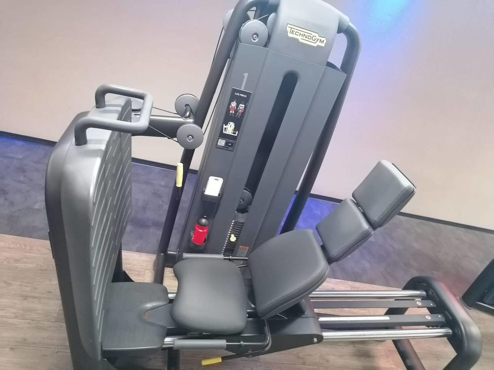 Lot Musculation Technogym Selection - 11 Machines (&Eacute;tat Pro) Sports