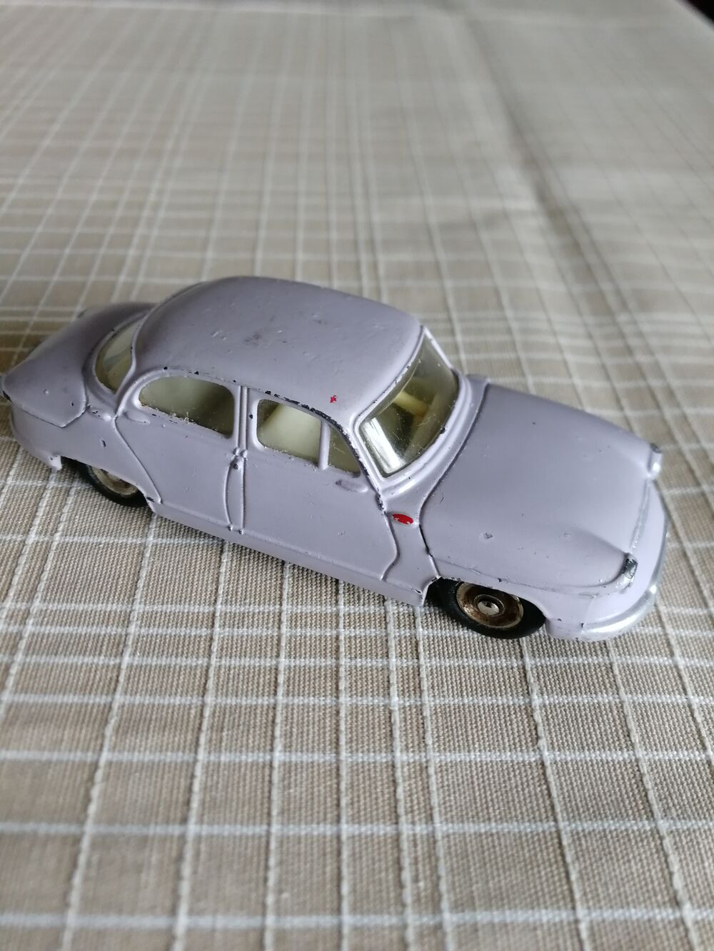 Voiture Dinky Toy 