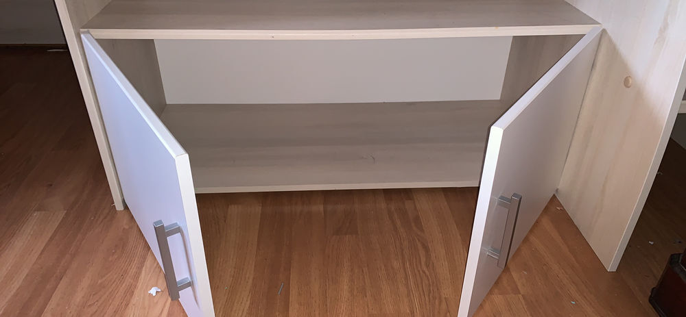 Lit avec petit rangement et bureau Mobilier enfants