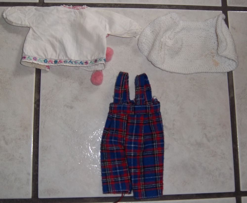 Salopette chemisier gilet poup&eacute;e ancien Jeux / jouets
