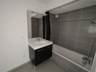 Appartement à louer 3 pièces 57 m²
