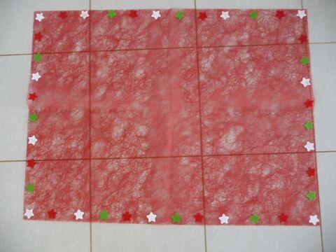 Tissu voile rouge bordure étoiles - NEUF 8 Celles-sur-Belle (79)