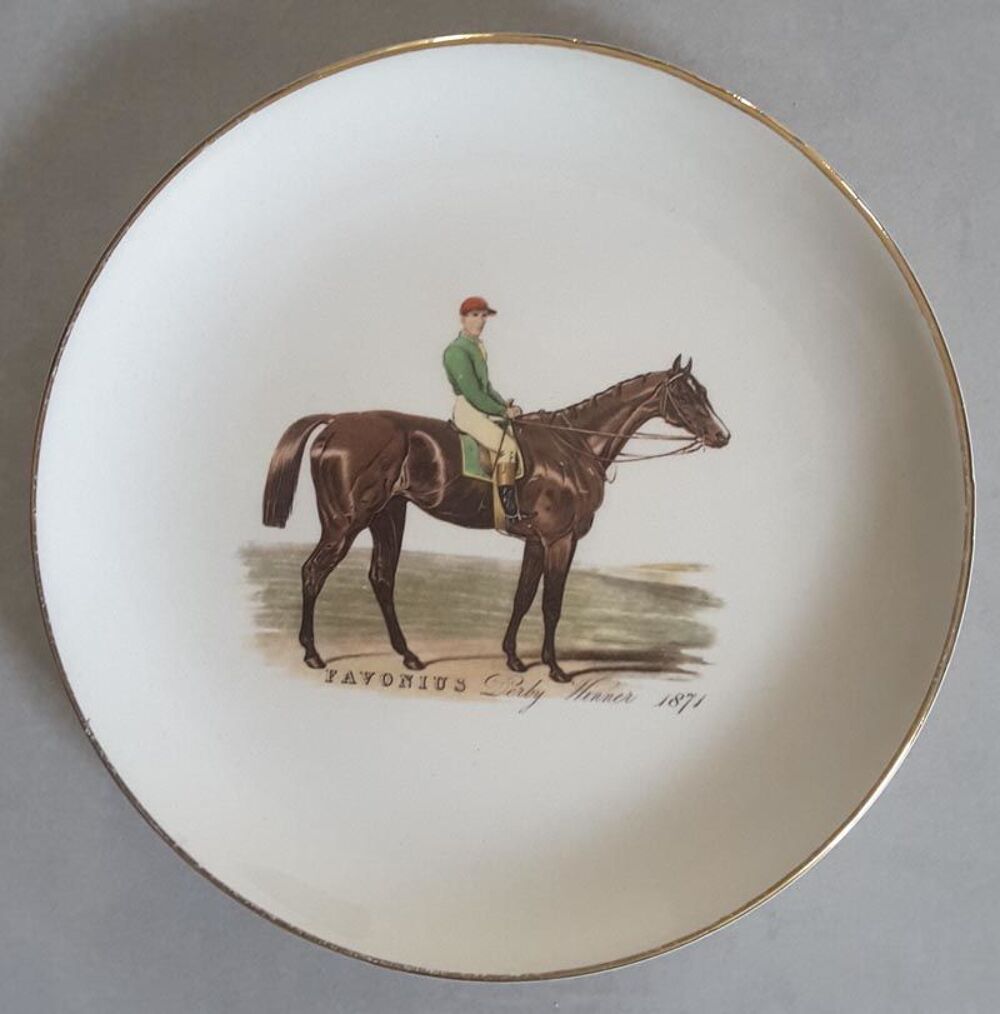 13 Assiettes Cavaliers Faience de Gien Cuisine